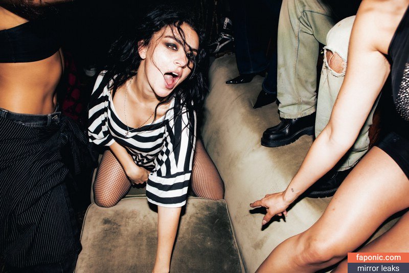 Charli XCX, charli_xcx, charlignarly, charlixcx, https: Scurgeri de nuduri OnlyFans Fotografie #23