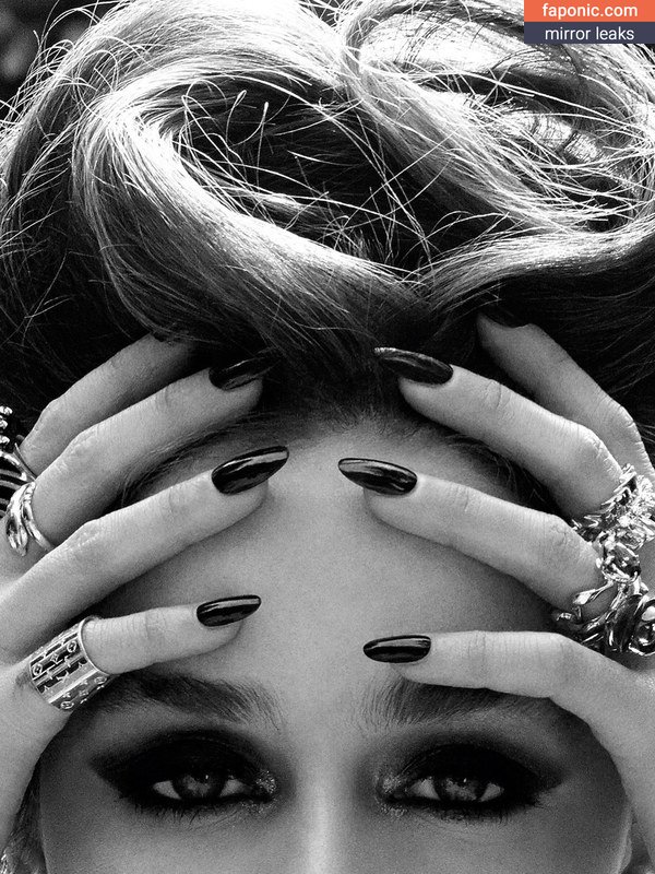 Emilia Clarke, clarkeyxo, emilia_clarke, emiliaclarke, emiliaclarkecentral, https: Scurgeri de nuduri OnlyFans Fotografie #312