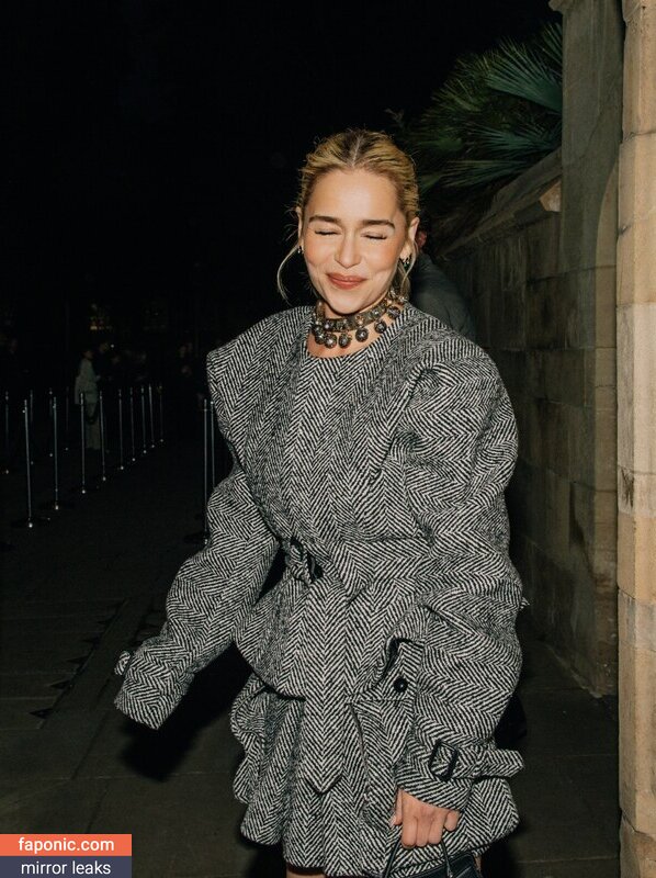 Emilia Clarke, clarkeyxo, emilia_clarke, emiliaclarke, emiliaclarkecentral, https: Scurgeri de nuduri OnlyFans Fotografie #324