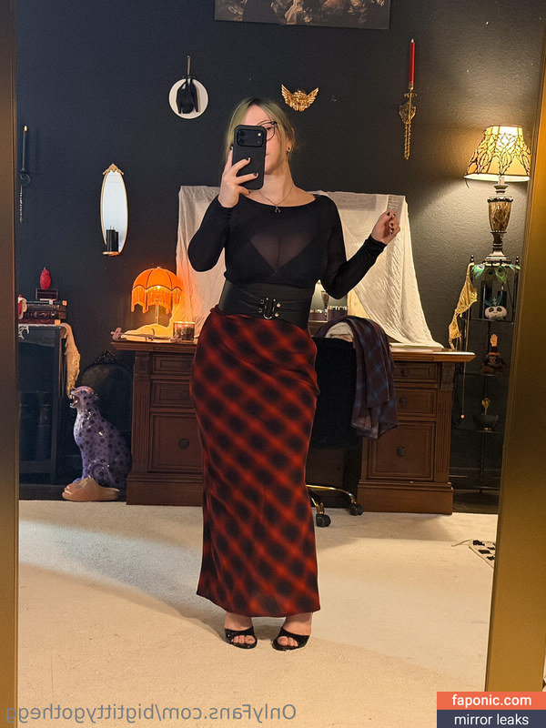 Bigtittygothegg, goth.egg, goth__egg, https: Scurgeri de nuduri OnlyFans Fotografie #117