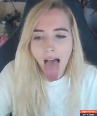 EmilyCC, emilycczz, emjayplays Scurgeri de nuduri OnlyFans Fotografie #4