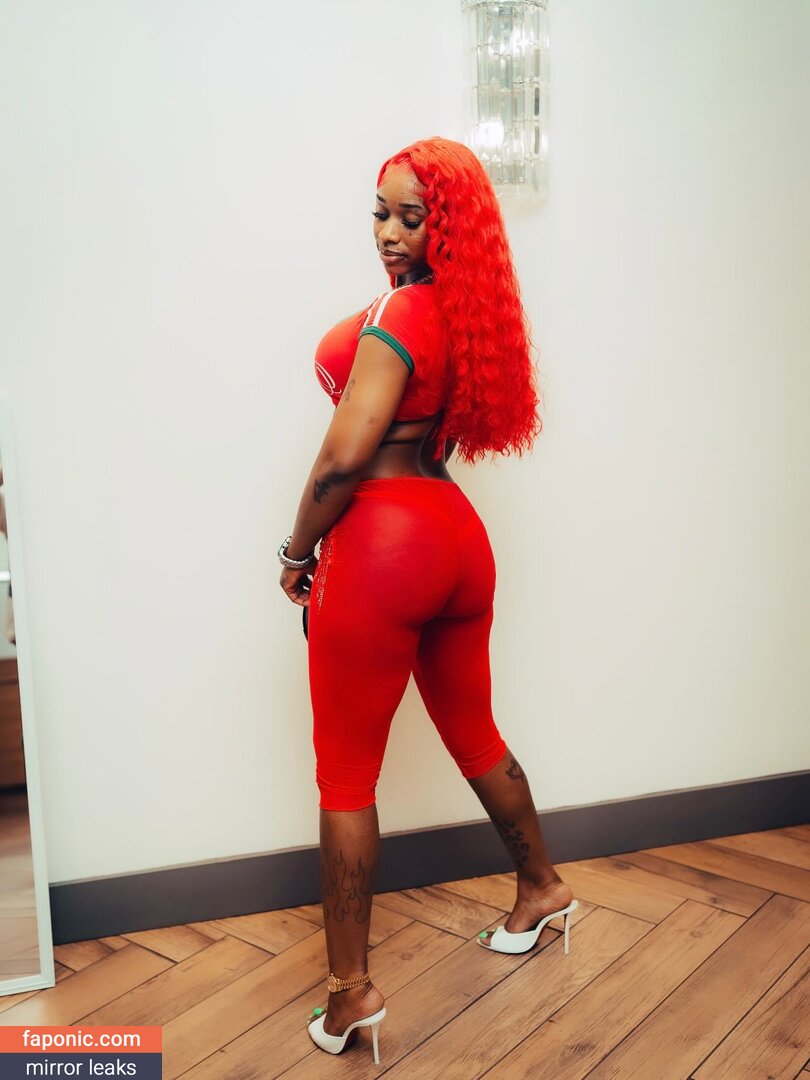 Sexxy Red, sexyred_mc, sexyyred Scurgeri de nuduri OnlyFans Fotografie #18