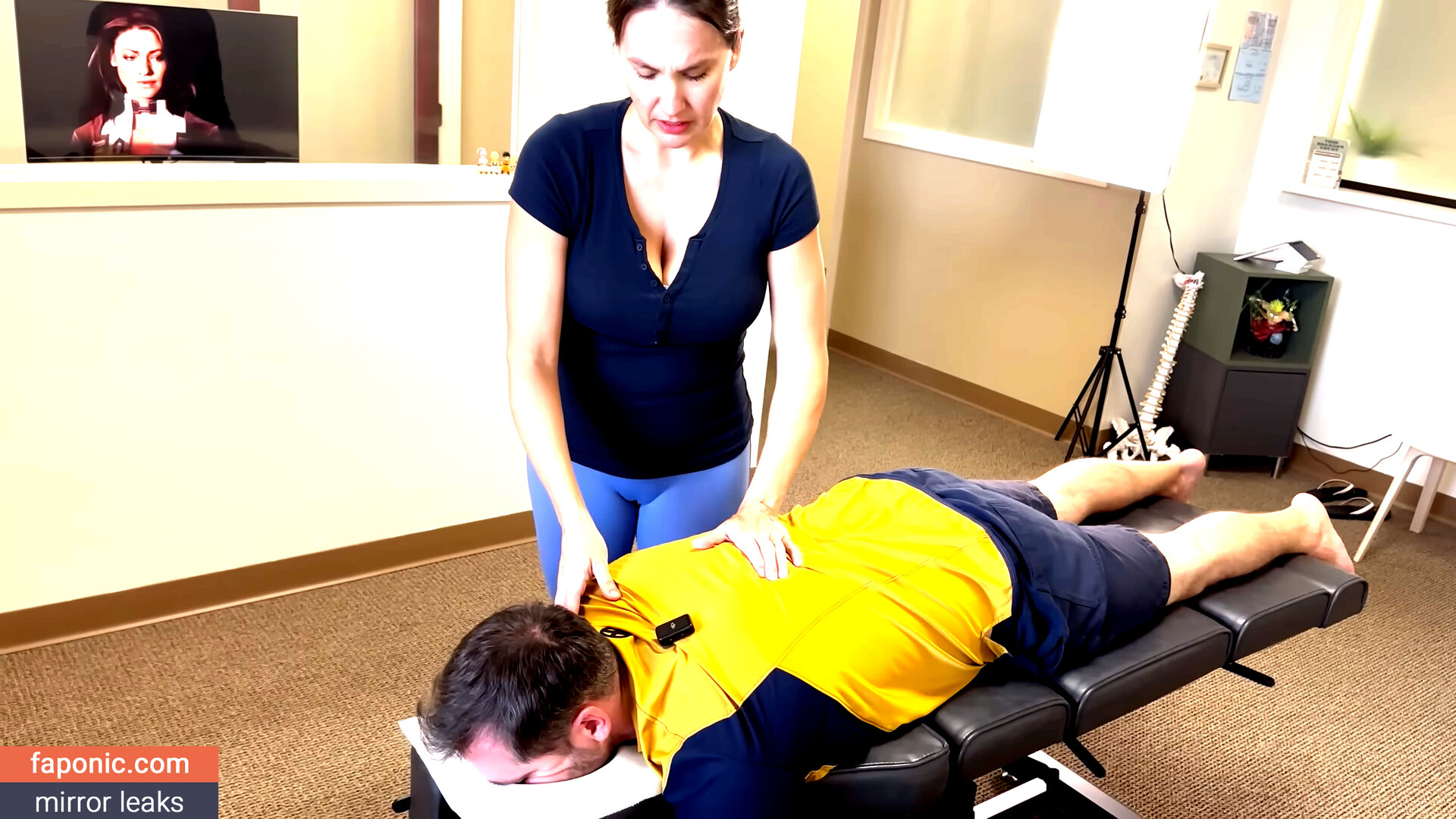 Brenda Mondragon, Chiropractor Scurgeri de nuduri  Fotografie #67
