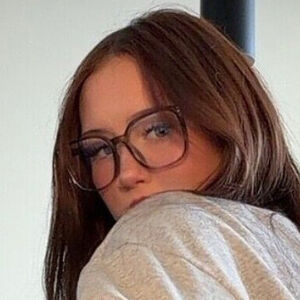 Lena_Loves
