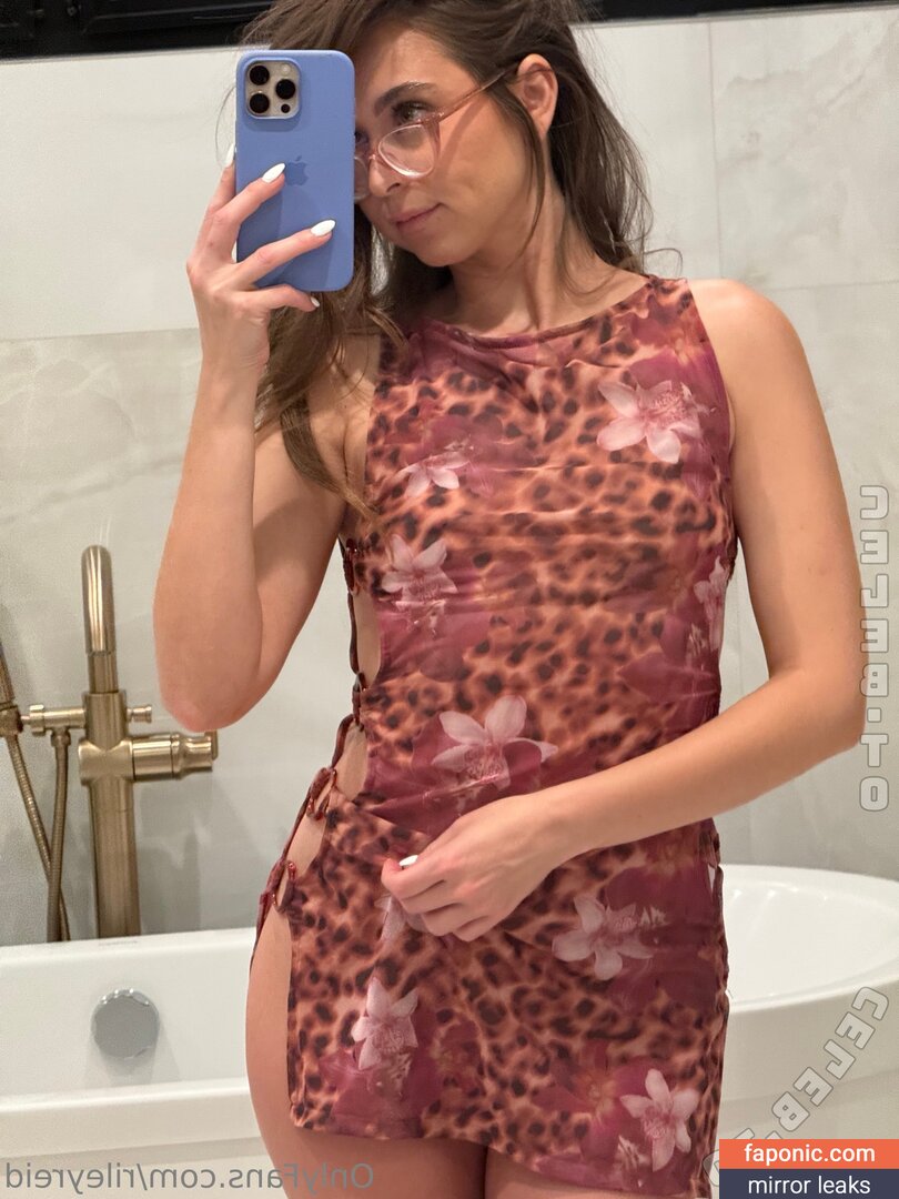 Riley Reid, RileyReidTikTok, hellorileyreid, rileyreidx3 Scurgeri de nuduri OnlyFans Fotografie #2786