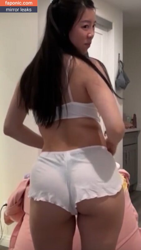https:, jasminemilktea, peachkellini, xchrissah Scurgeri de nuduri OnlyFans Fotografie #34