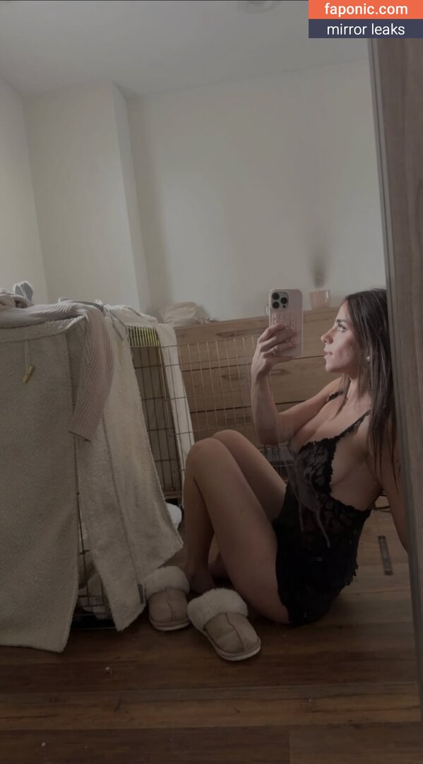 Sofia Crnilovic, https: Scurgeri de nuduri  Fotografie #1